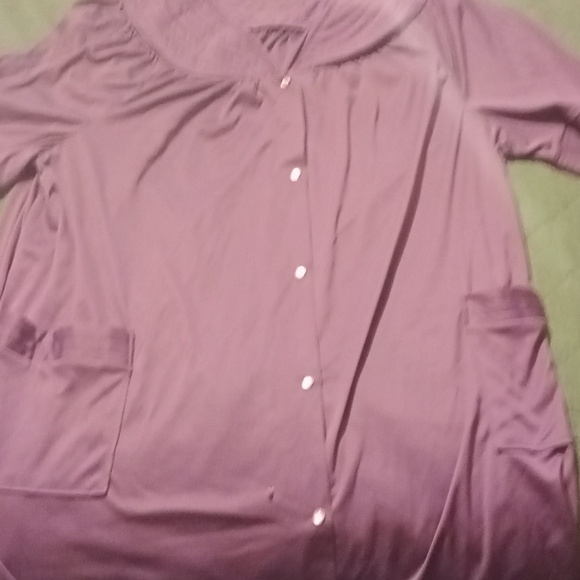 Polyester robe - Picture 2 of 3